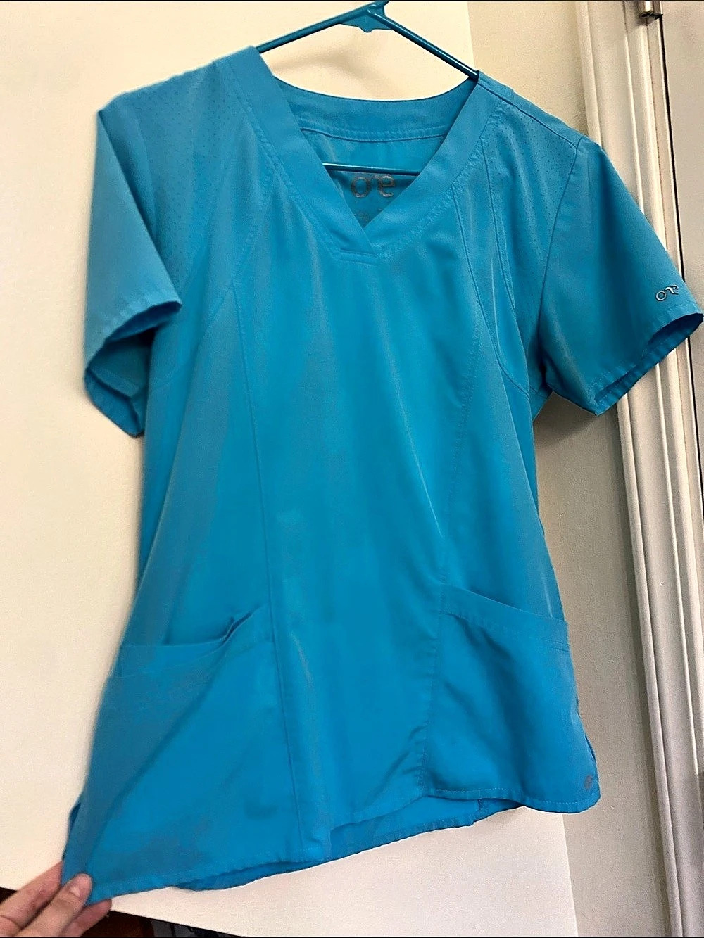 Barco One Racer 4-Pocket V-Neck Scrub Top Blue Small